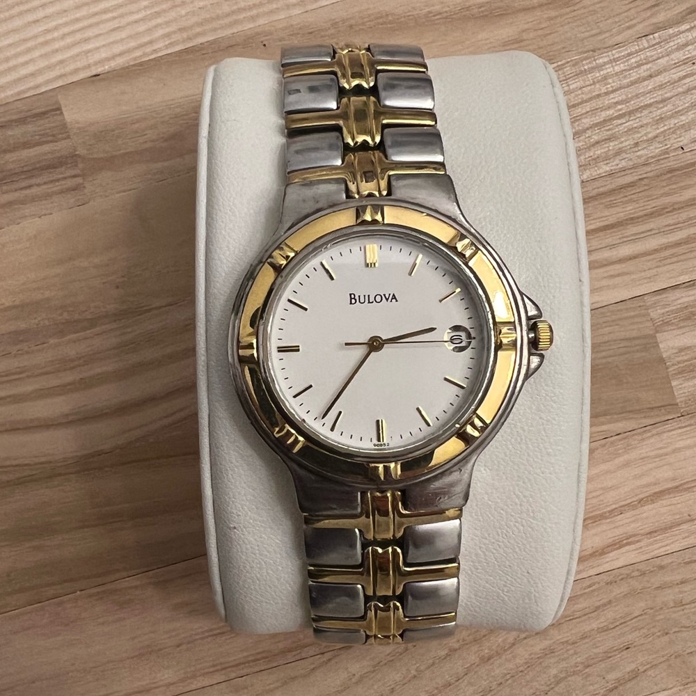 Bulova Men’s Watch Vintage Two Tone Gold Tone Quartz with Date Window 98B52